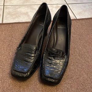Black Croco Leather Stuart Weizman loafers dress shoes. Heels